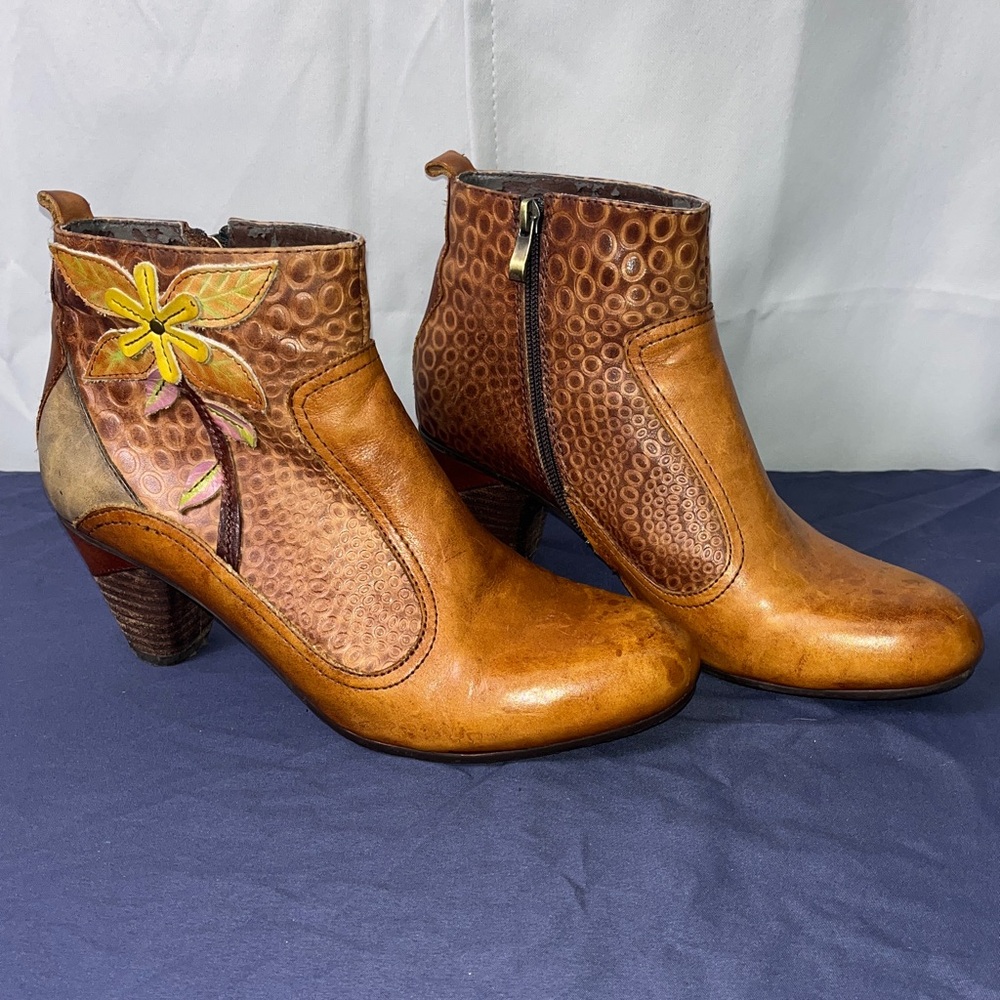 L'Artiste by Spring Step Women's Dramatic Boot Size 40